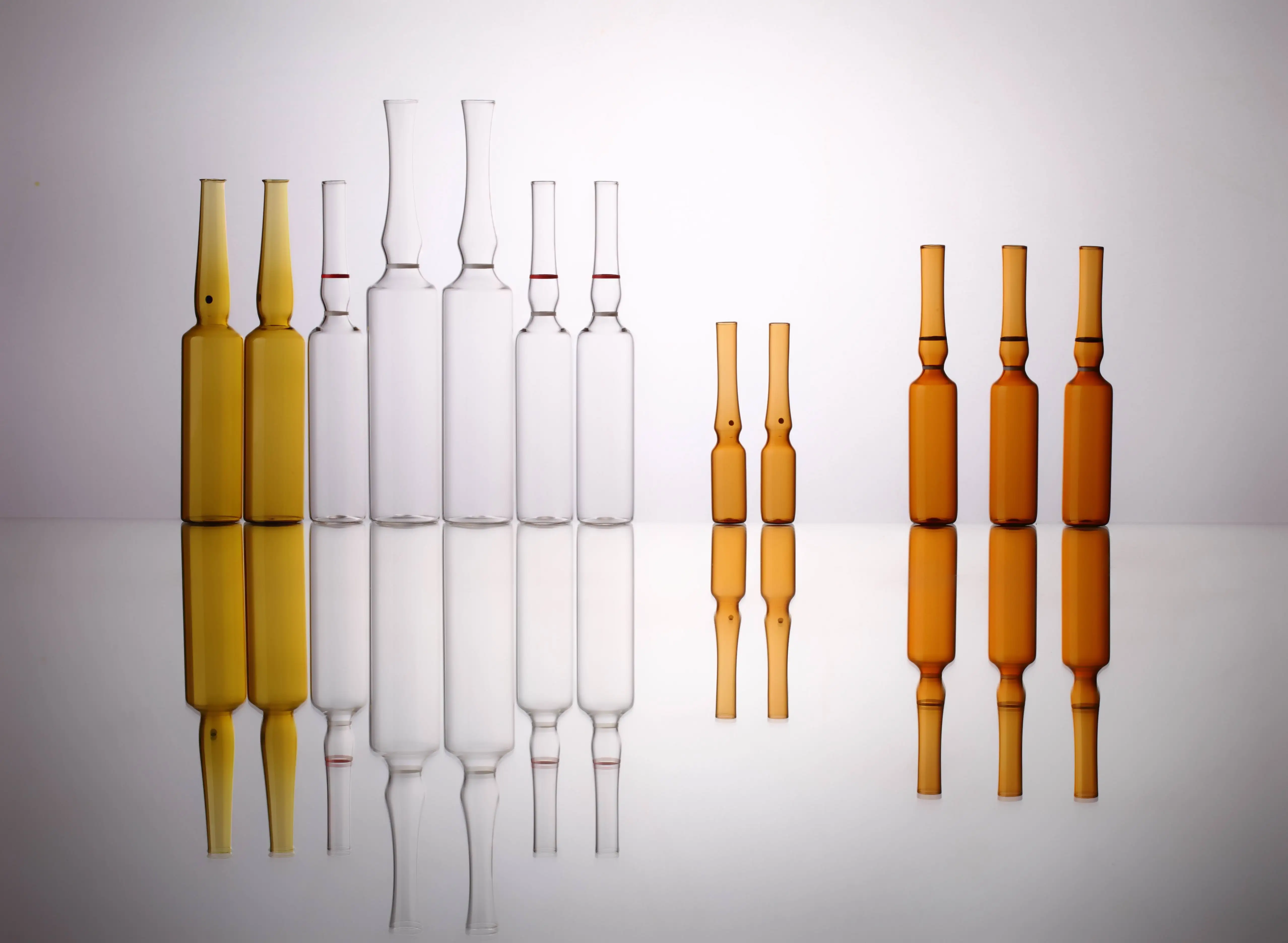 Iso Standard Wholesale Clear or Amber Borosilicate Glass Ampoule Bottles