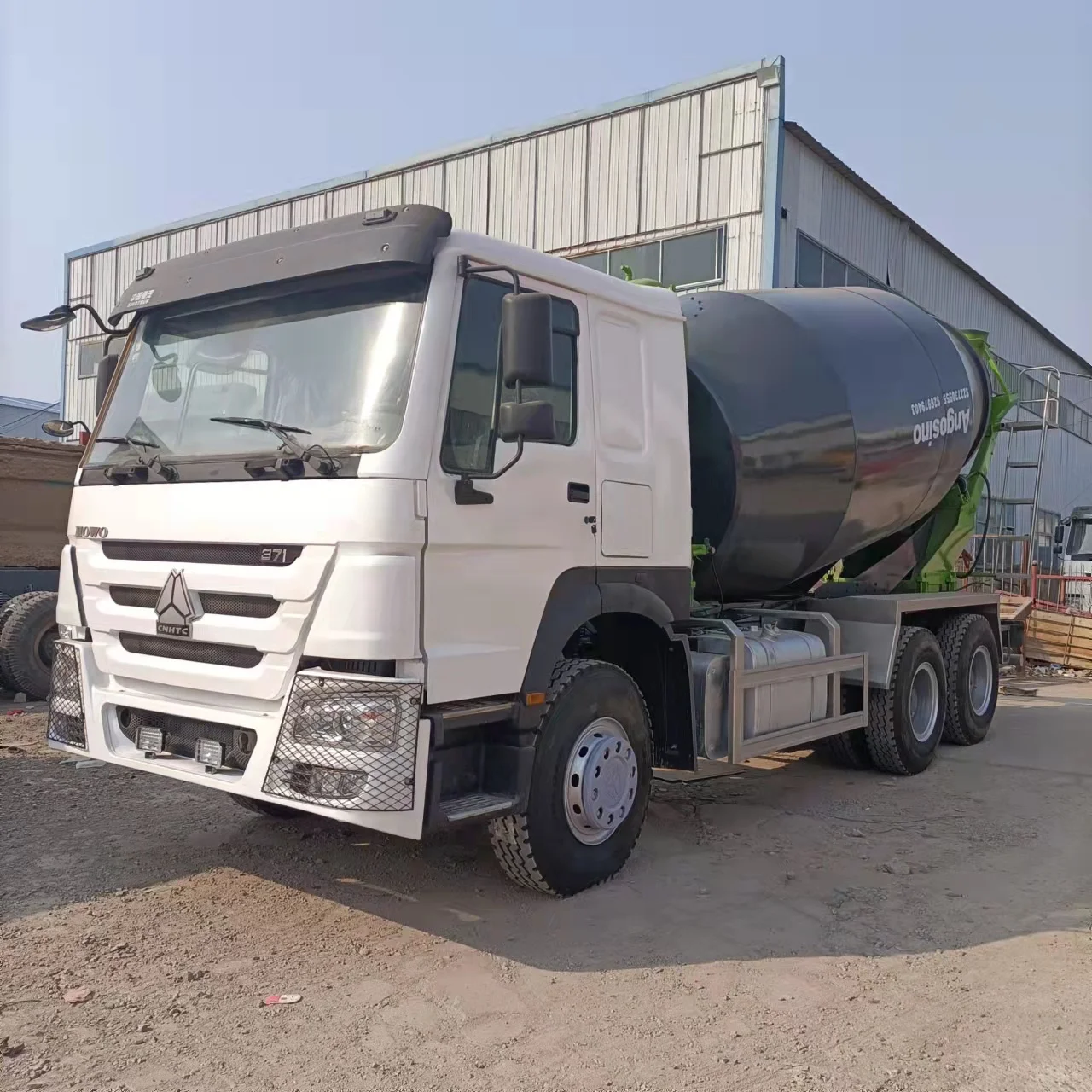 Грузовик-цистерна для смешивания HOWO 6x4 20cbm