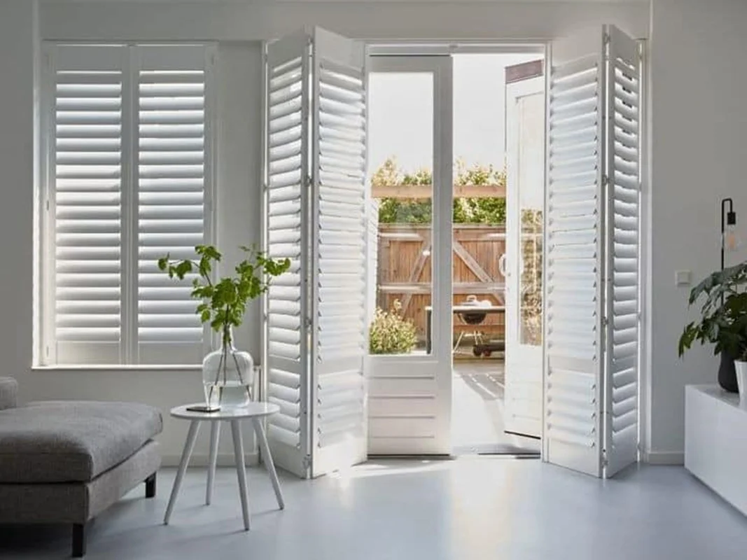 Adjustable California  Wooden Window Plantation Shutters Simple Style Durable Shutters PVC Shutters for window