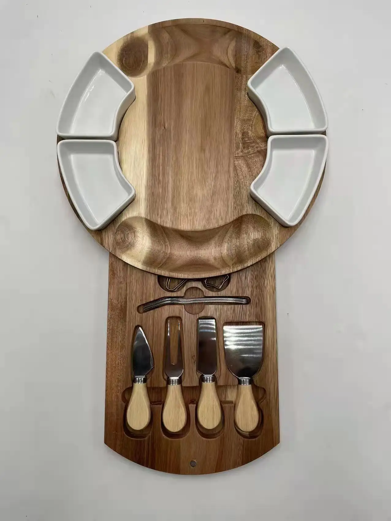 New product  Factory Supplier wood cheese cutting board round bamboo cheese board set wooden cutting board with cheese slicer