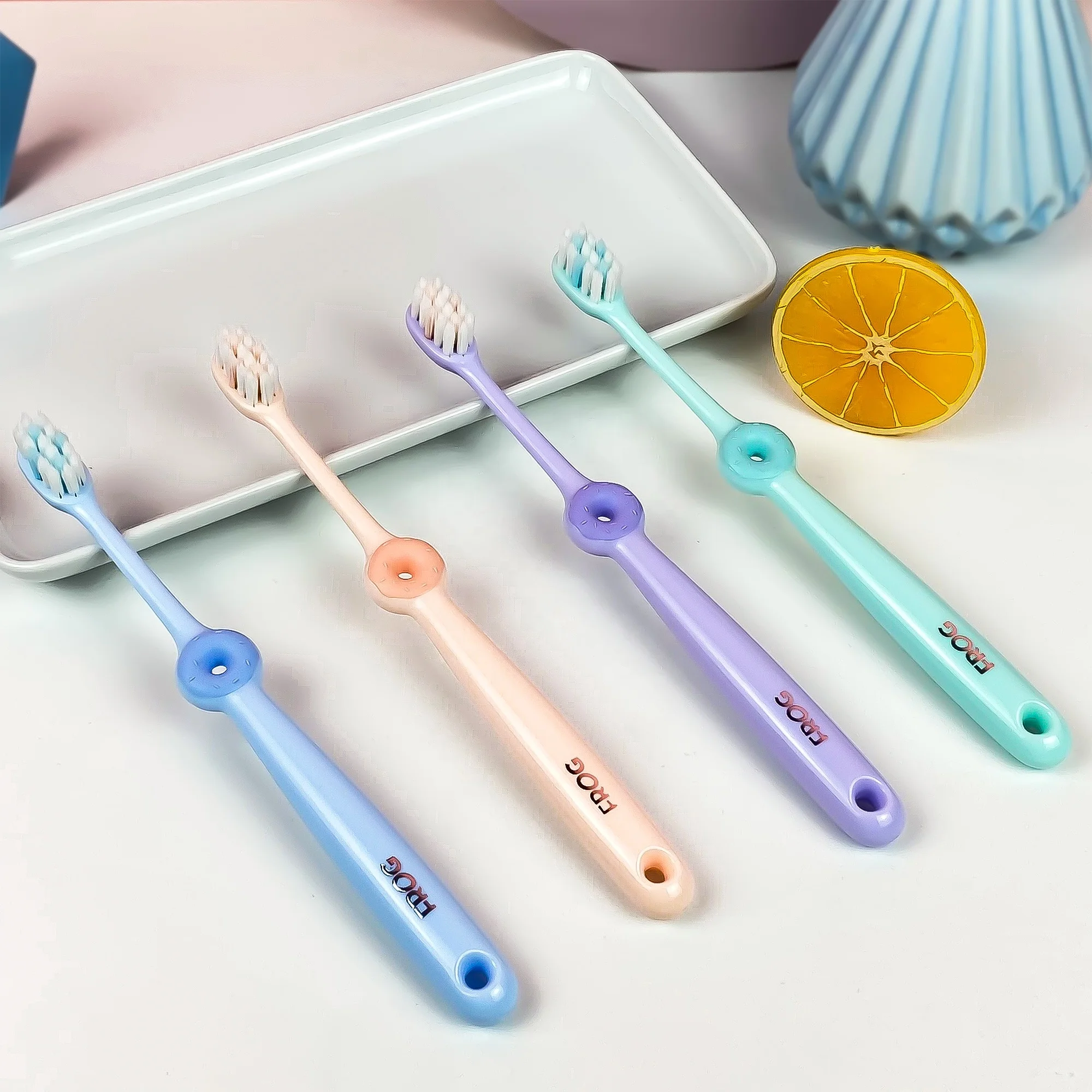 FROG New design fashion doughnut tooth brush wholesale custom tooth brush