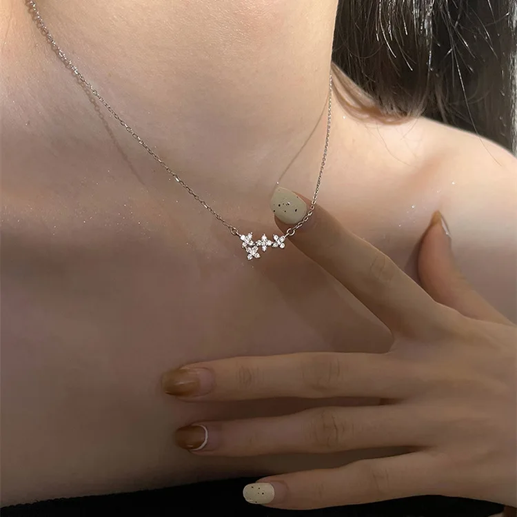 KR s925 sterling silver lucky four-leaf clover flower clavicle necklace pendant ladies everything with light luxury niche gift