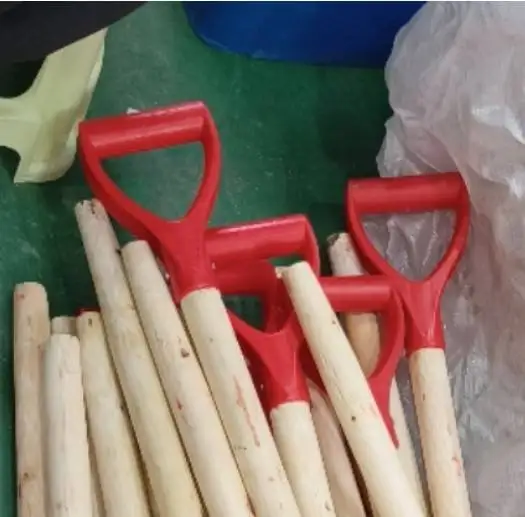 Wholesale Gardening Digging Tool Square garden shovel with wooden handle PA D-grip