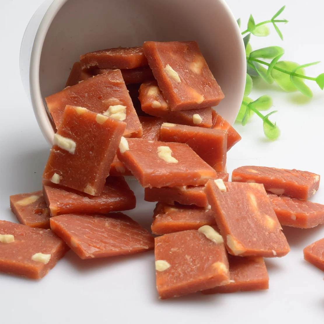 Factory Direct cat snack Salmon cat snack wholesale price training incentives salmon cube