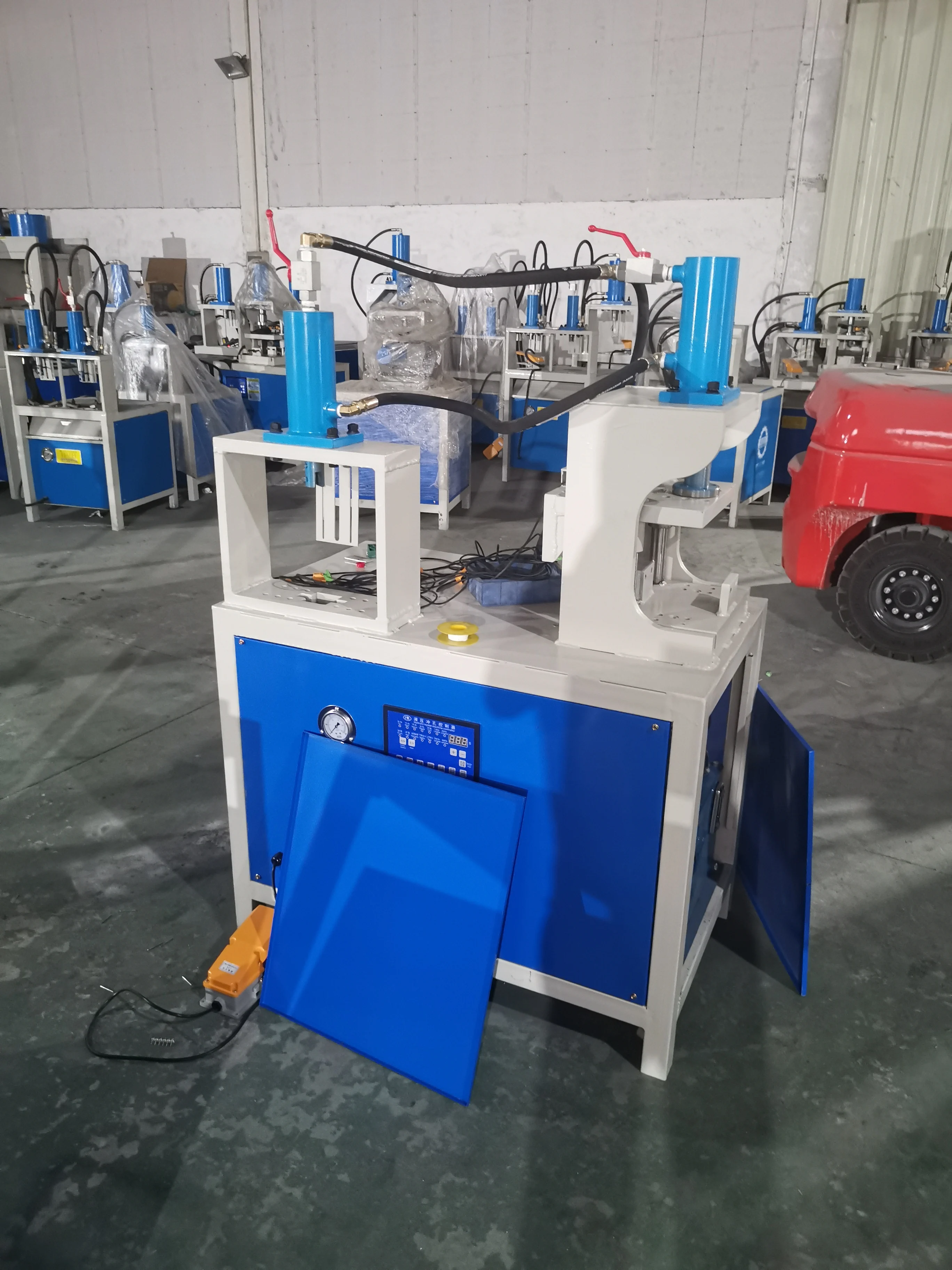  Hydraulic automatic angle punching machine Steel pipe cutting Stainless