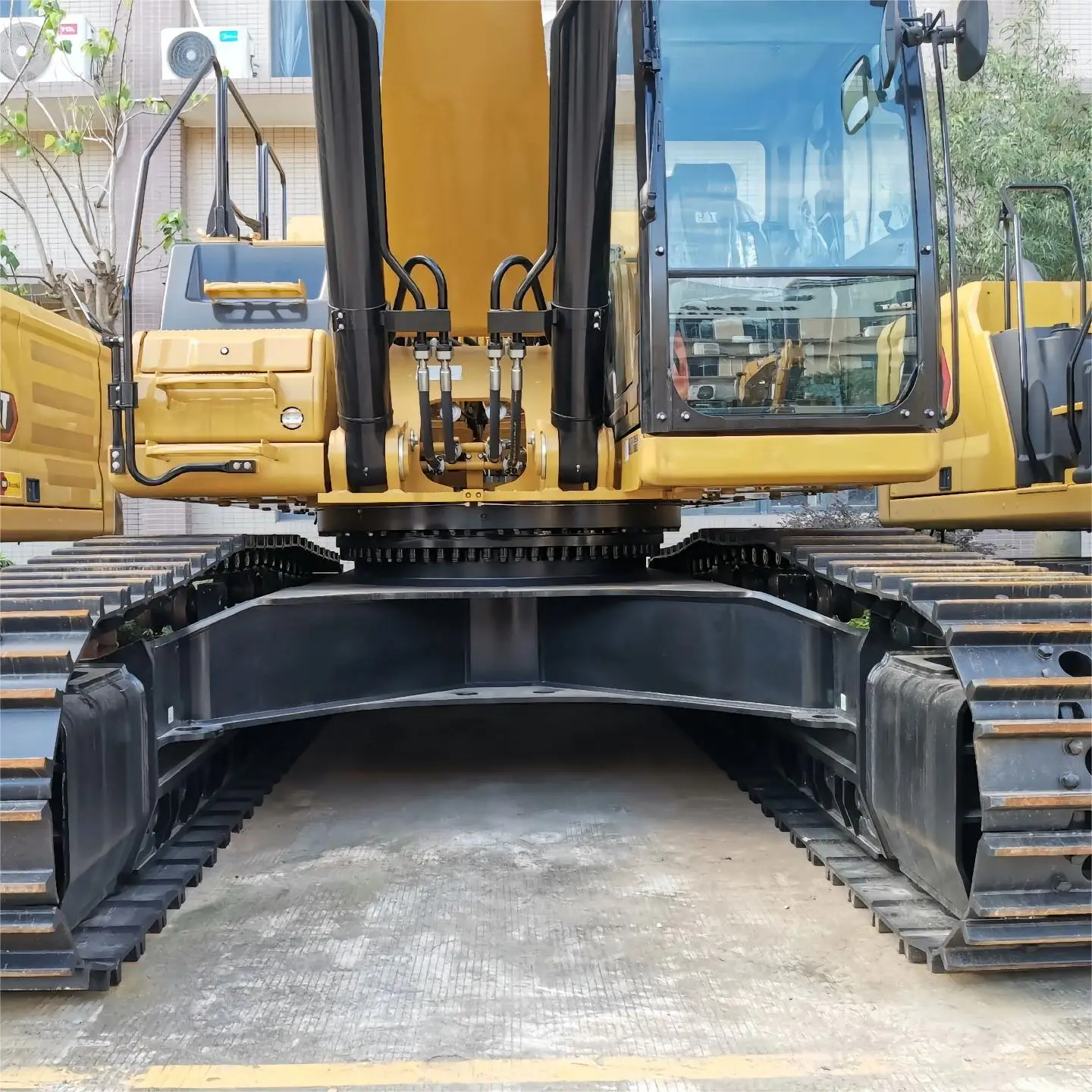The world famous brand Carter 352 excavator