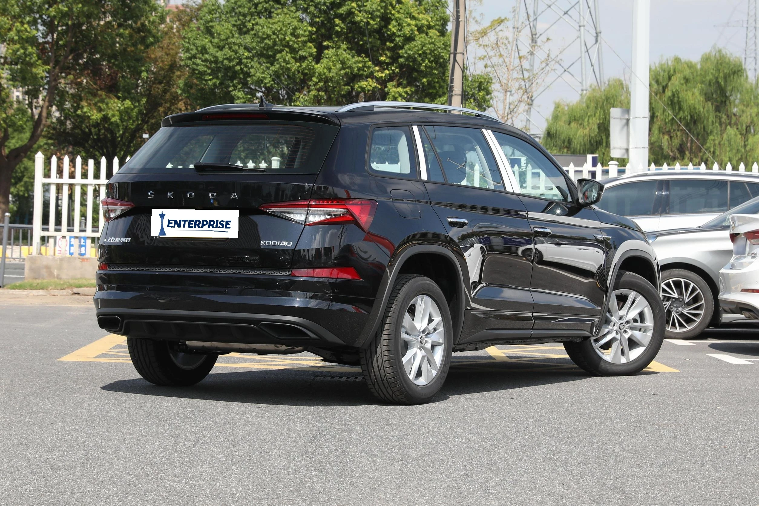 Низкая цена Kodiaq 2025 TSI380 7 мест 4WD 4X4 средний внедорожник автомобиль Skoda автоматические новые автомобили в Китае