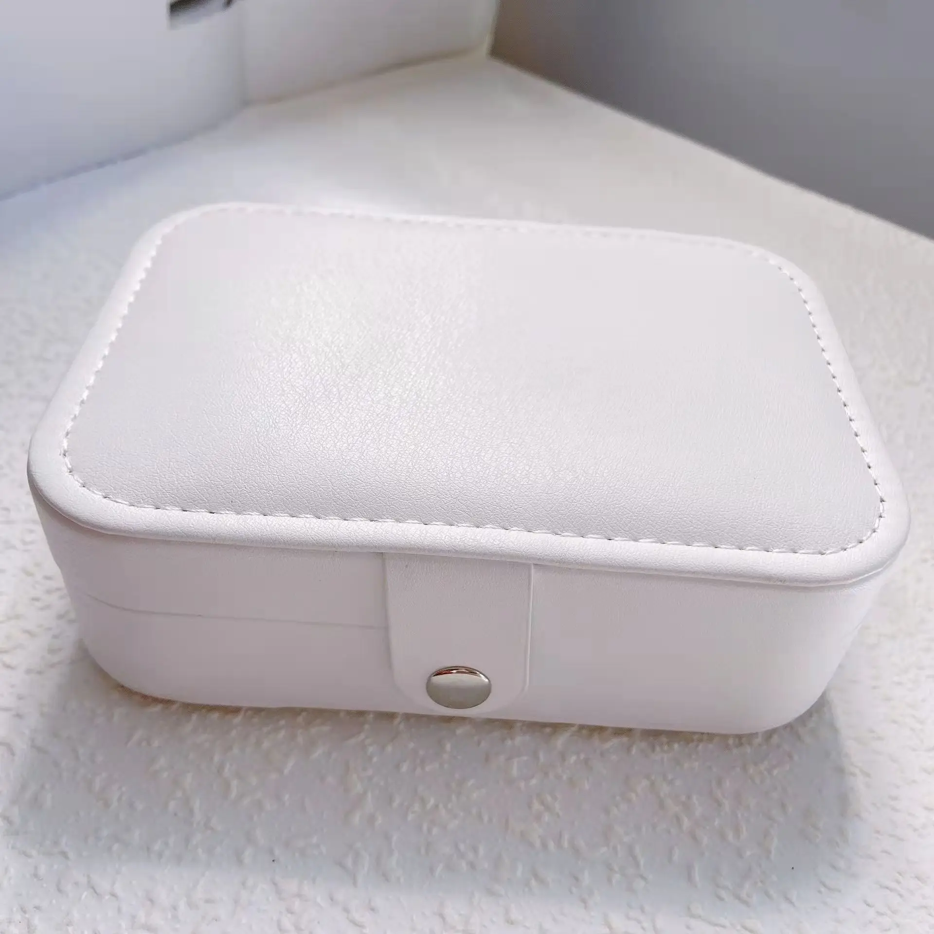 Free Sample New Arrival Multi-function PU Leather Box Travel Case Boxes White Pink Jewelry Box for Necklace Gift Earrings Rings