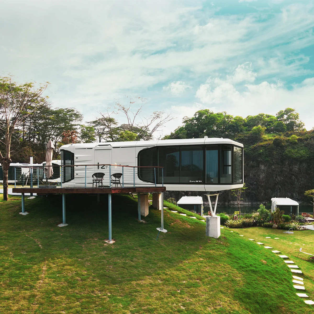 Zcamp C5 Customized Easy Assemble Camping Hotel Resort Modern House Modular Prefab House Capsule Home with Kitchen and Bathroom
