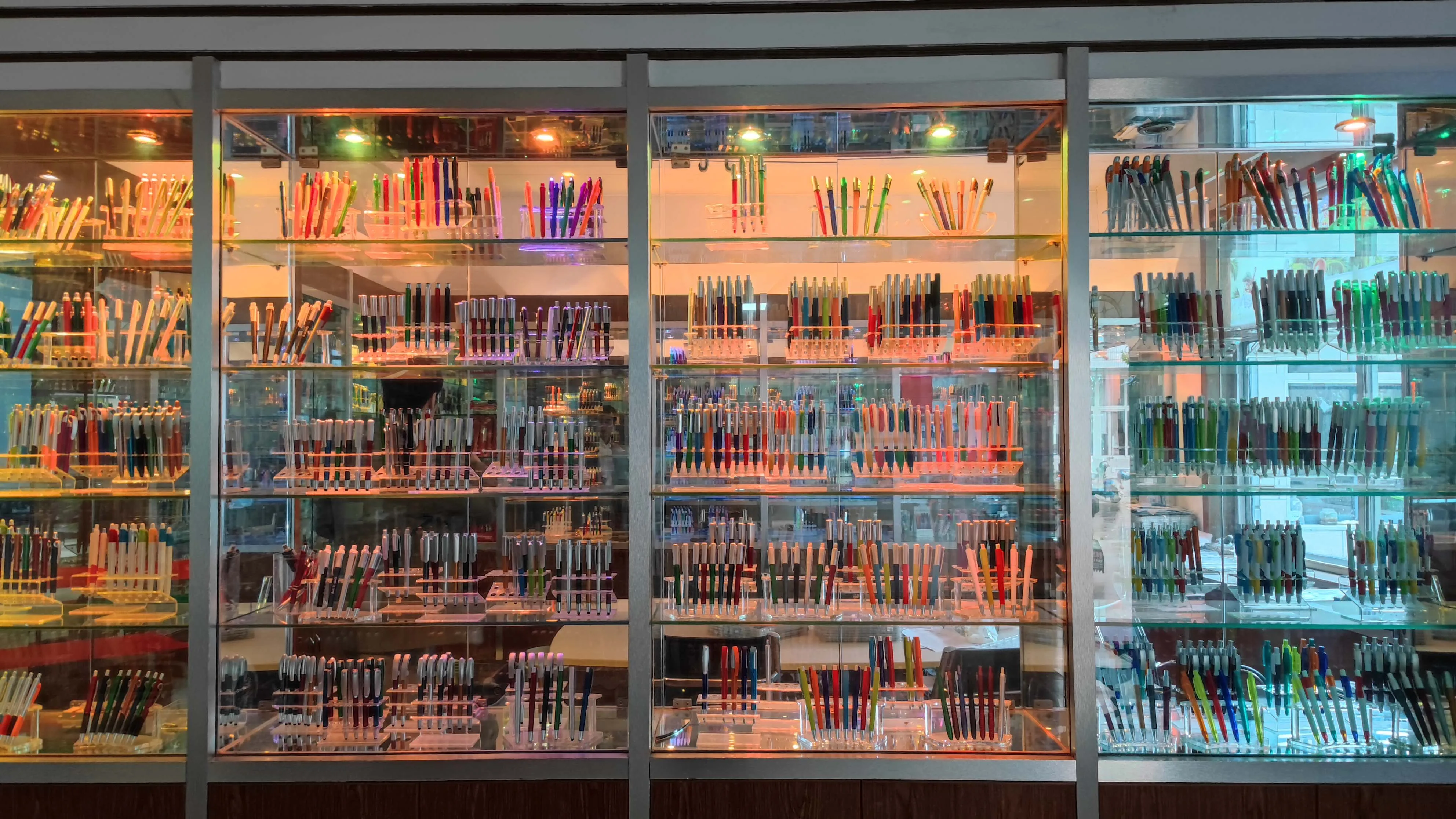 DIY Design Plastic Pen Multi Color Smooth Write 0.5/0.7/1.0mm Custom Logo 3D UV Digital Printing Promotion Plastic Ballpoint Pen