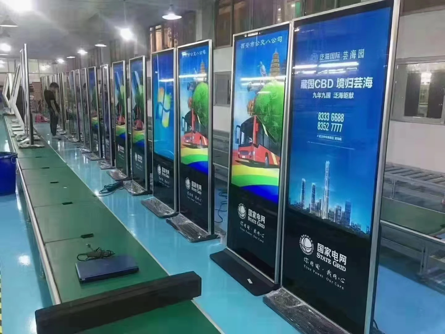 OEM 43 49 55 65 inch touch totem advertising screen Hd Waterproof Indoor Outdoor Lcd Advertising Display