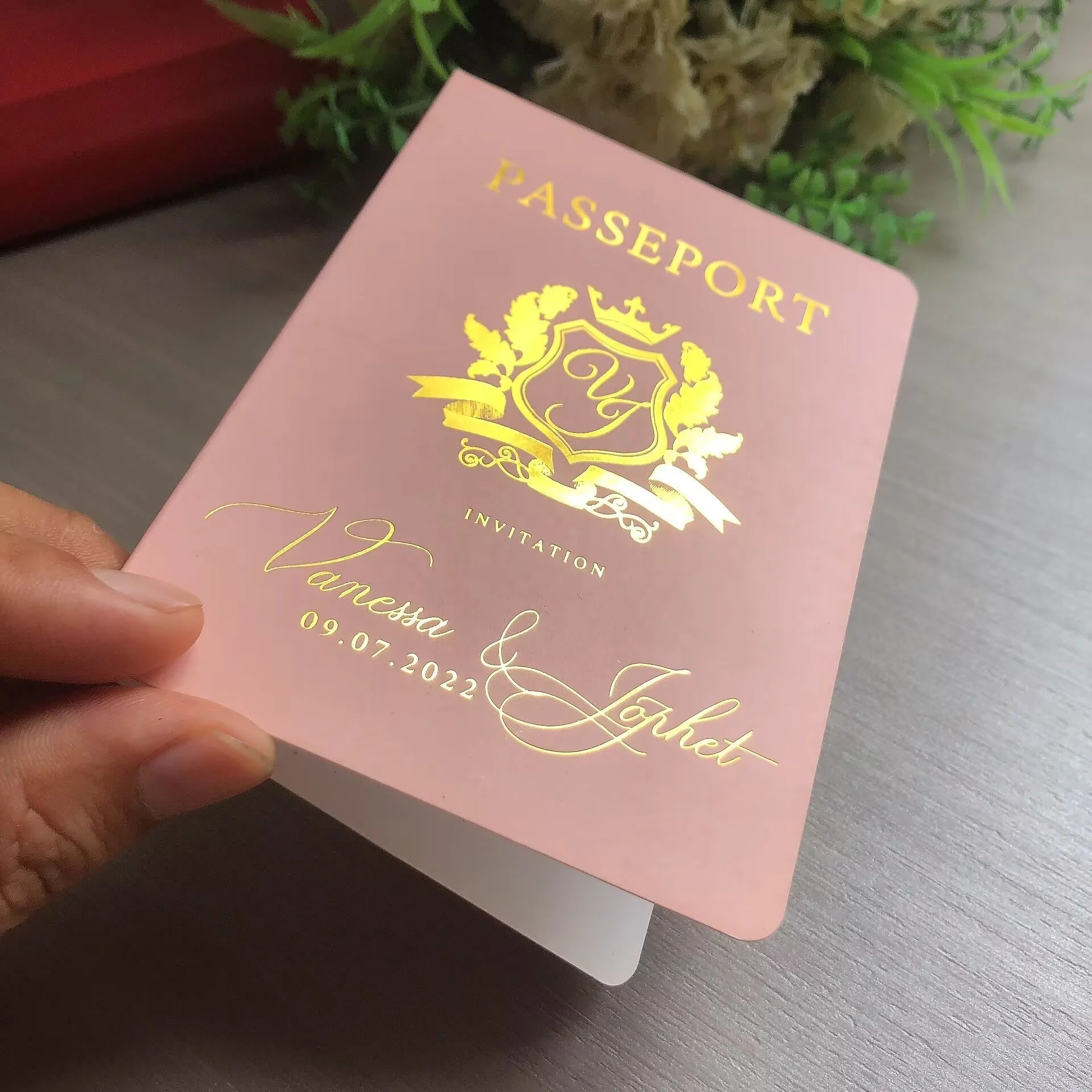 High quality custom luxury blush pink folded passport brochure printing foldable thank you card with gold foil logo