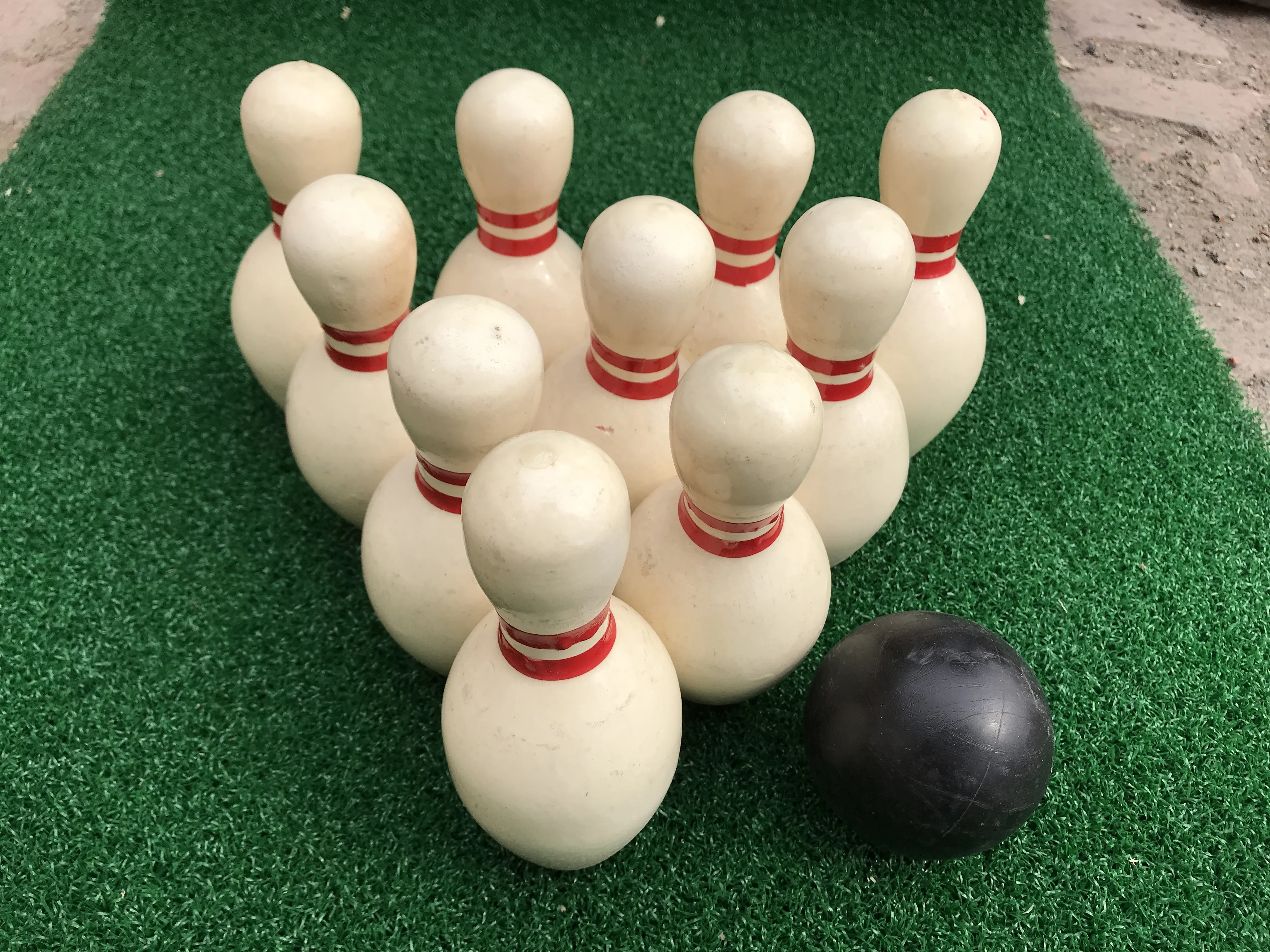 Colorful 11pcs  Kids-parent Indoor Leisure Game durable birch wooden children bowling pin game set