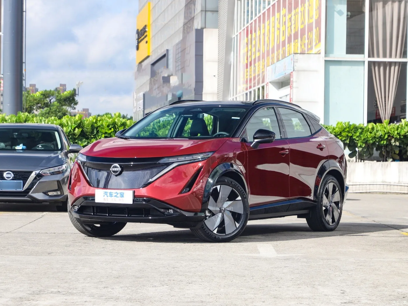 Big Sale Chinese Brand NISSAN ARIYA 559M High Performance AWD Used High Performance Electric Mini Car