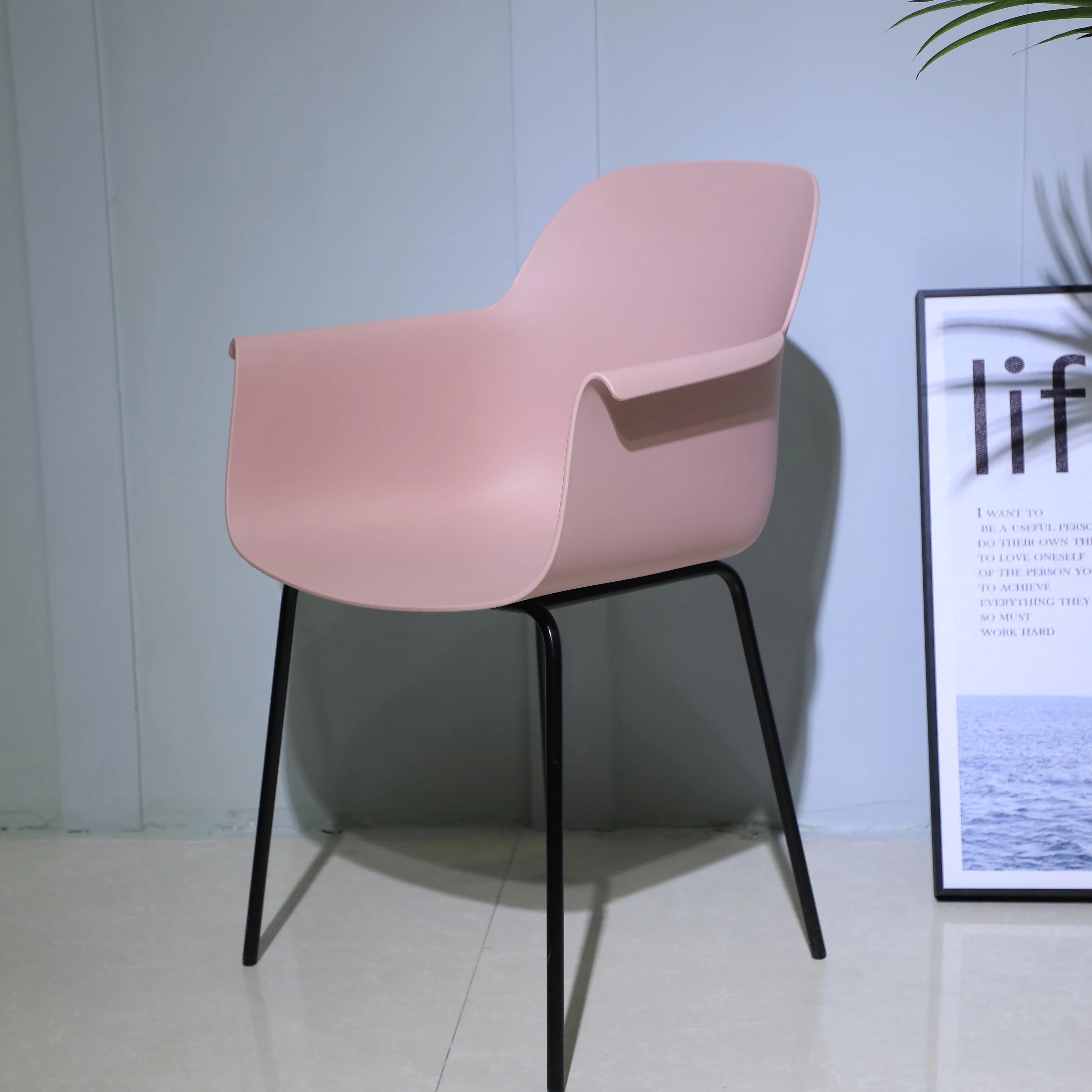 Italian Classic Luxury Modern Cheap Black Cafe Chair Velvet Restaurant Chairs Metal Gym Kitchen OEM Building Style Living Fabric