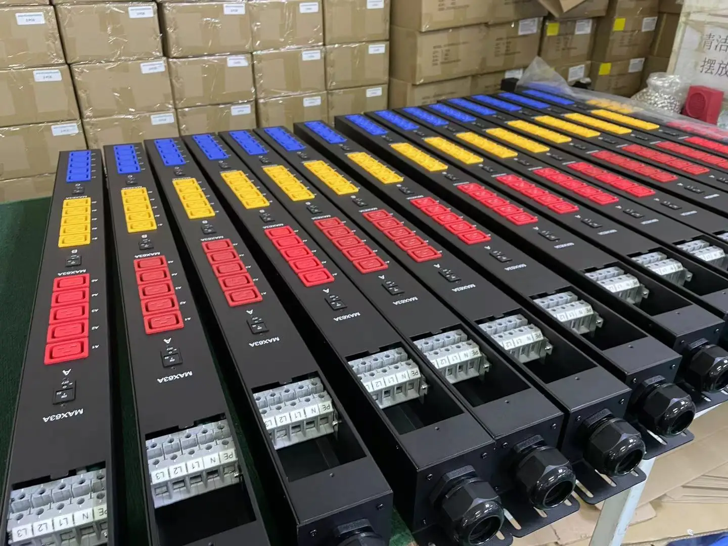 OIT 3 фазы 380V 415V 15 порты 16A каждая розетка IEC C19 гнездо 63A блок распределения