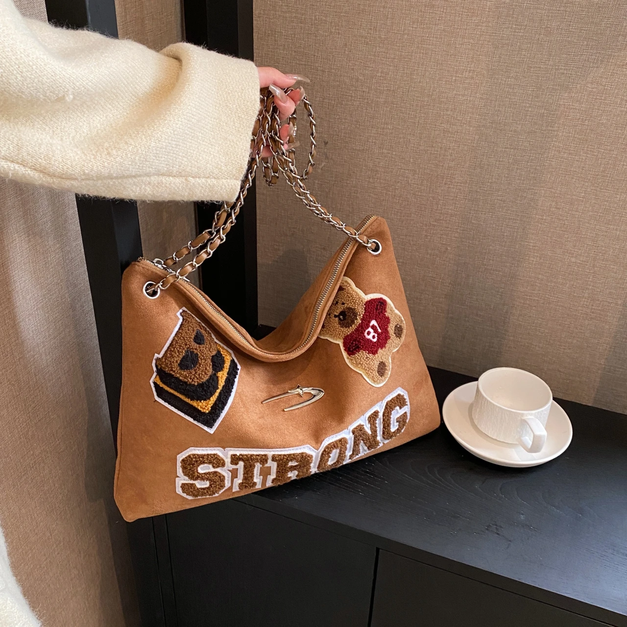 High quality commuter large capacity 2023 autumn/winter new suede vintage armpit niche all-in-one shoulder Tote bag