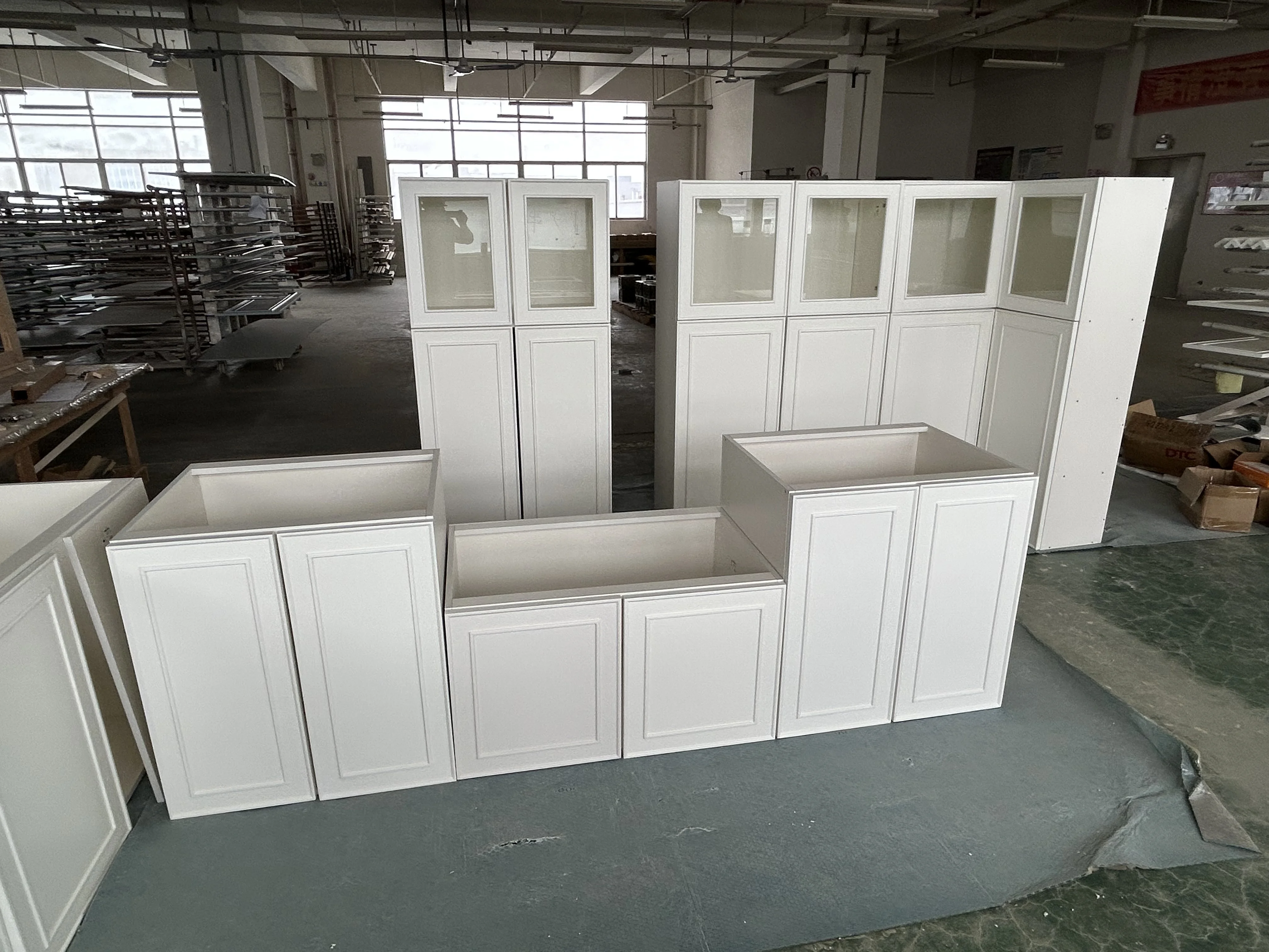 High End Classic Small Custom Wooden and White Painting Kitchen Cabinets Design