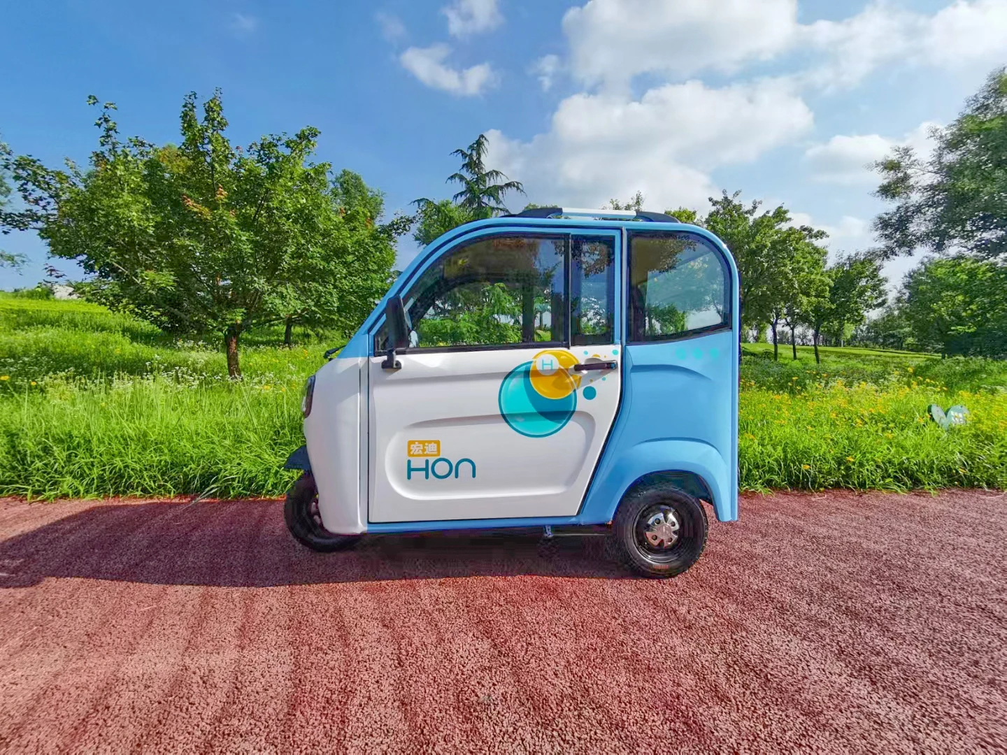 Chinese Supplier 3 Wheel Motorcycle Two Doors Three Seats Closed Cabin Adult Passenger Electric Cabin Tricycle