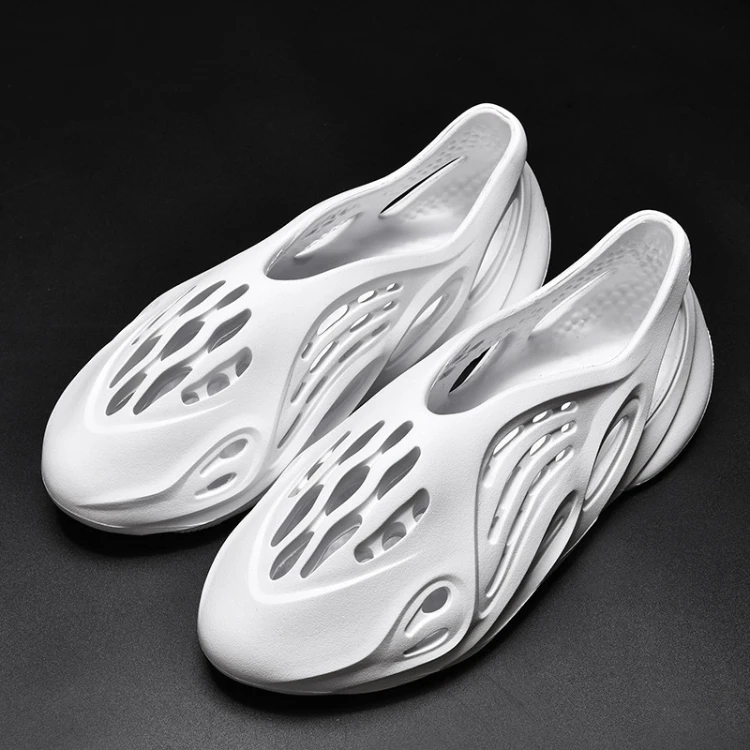 High Quality Yeezy Summer  Sandals Women Men Garden Shoes Lightweight Eva Men Beach Clogs Shoes