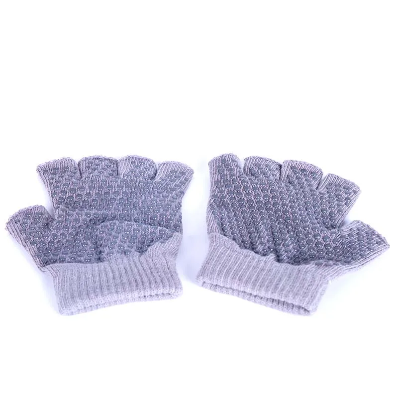 yoga gloves with anti-sliding grips in cotton spandex ,the 5 fingers mitt style