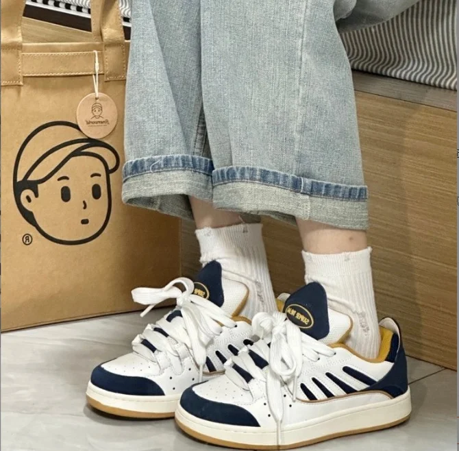 New women casual breathable mesh shoe board with flat bottom lace up