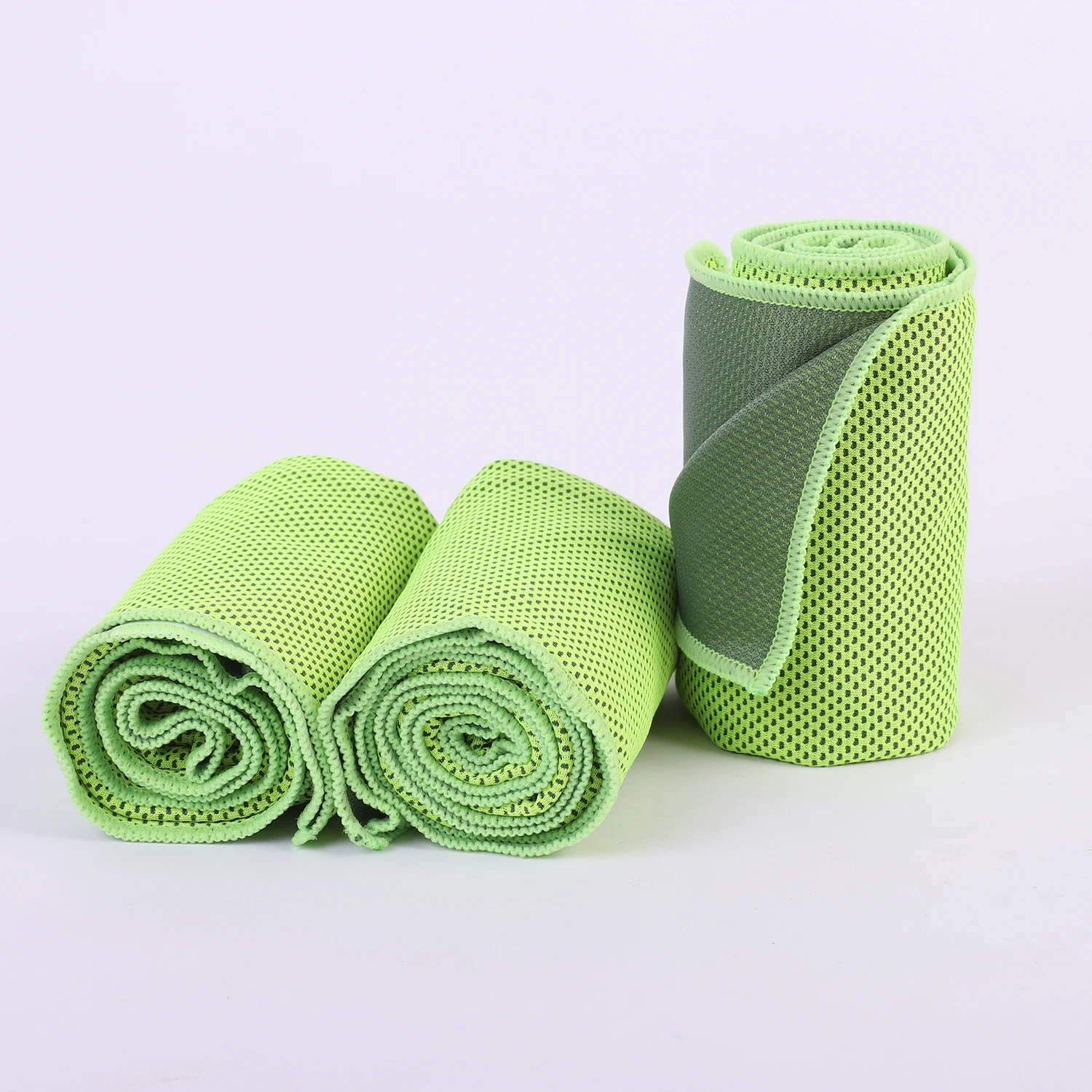 Microfiber  magic sports travel outdoor ice cooling towels against hot air sport cooling towel