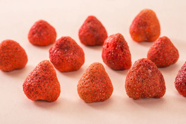New Crop FD Strawberry Whole Frozen Dried  Strawberry  Healthy Snack