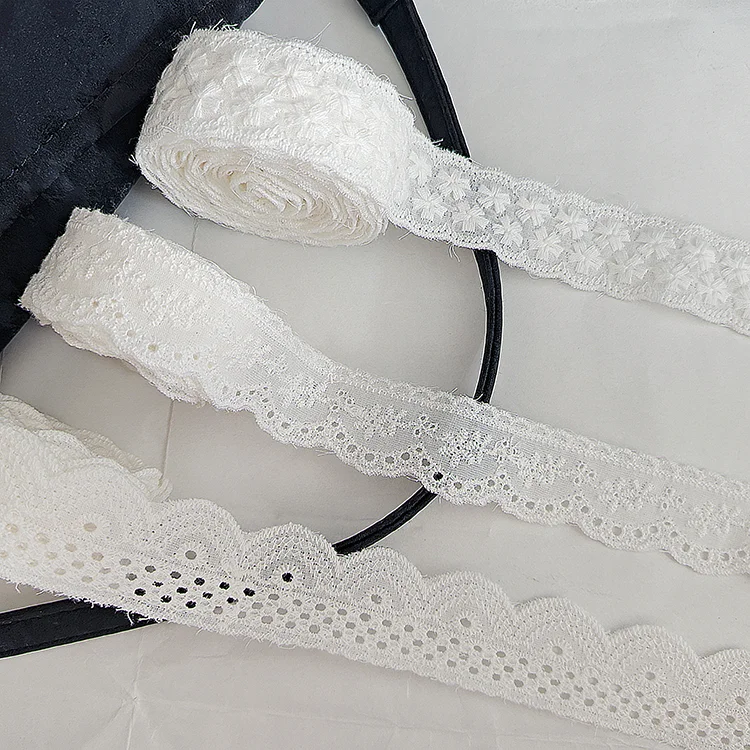 China Low Price Wholesale DIY White Lace Fabric Floral Dress Lace 100% Cotton Trimmed Dresses