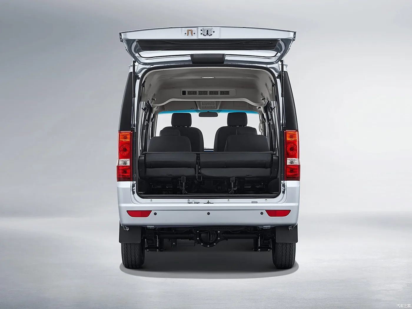 DFSK Ruichi ES50 pure electric mini passenger van car ev minibus van 7 seat 252KM range