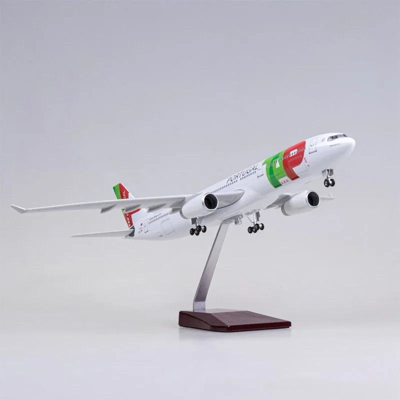 1/135 Scale 47CM Air Portugal Airbus 330 Aircraft Model Civil Aviation Passenger Aircraft Simulation Decoration Gift