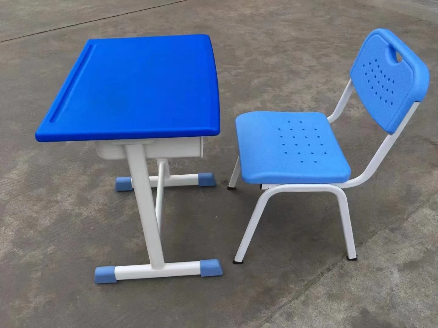 Best Seller School Desk Chair Nice Design Student Desk Chair for College Modern Style Made Wood Plastic Steel Frame school use