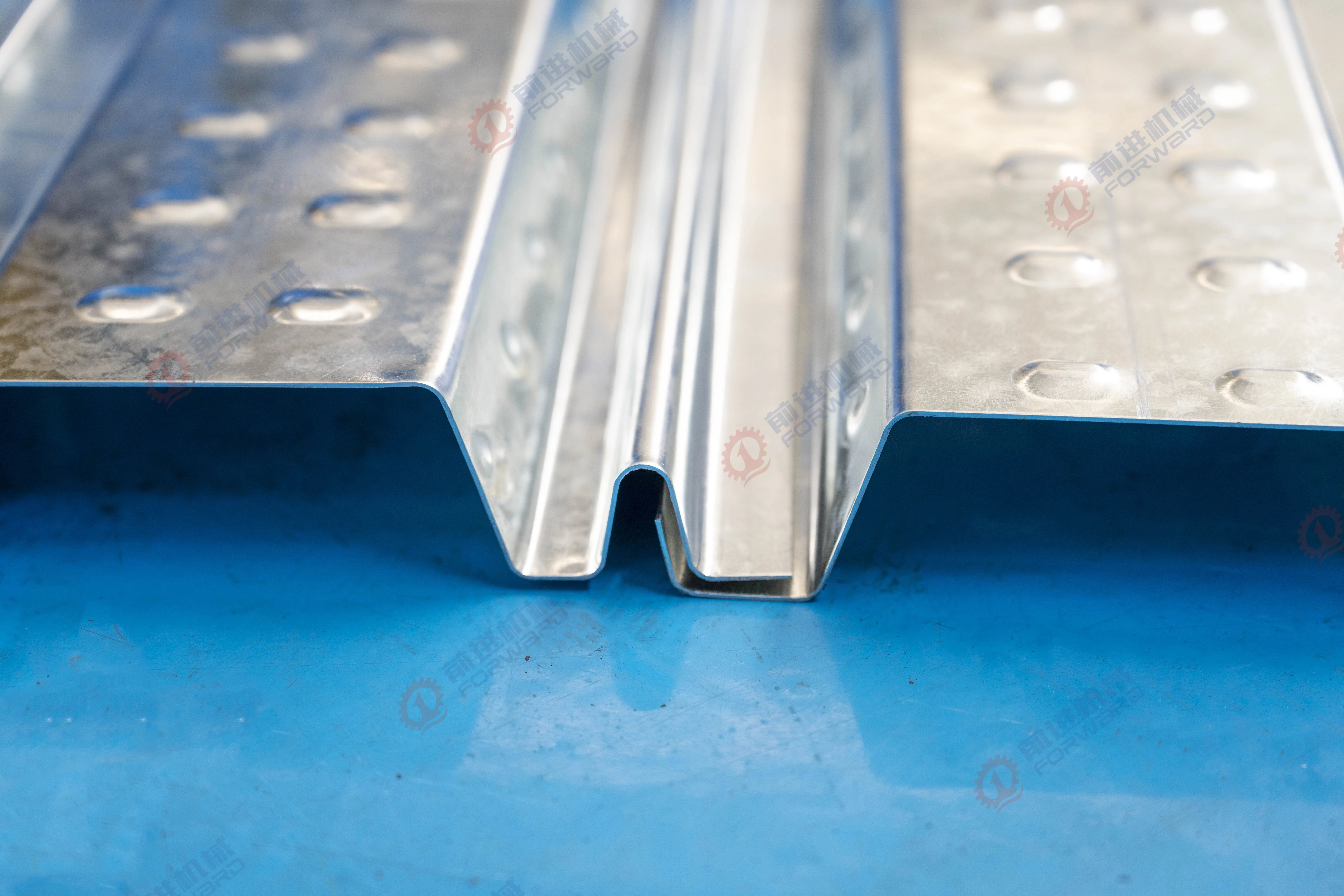 2023 FORWARD Practical Hot-Selling Floor Deck Roll Forming Machine New Metal Roof Tileforming Machine Motor Bearing Pump Gear