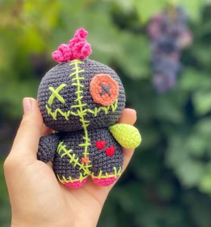 Hot Selling New Design Crochet Super Lovely Kids Toys 12cm High Voodoo Amigurumi Keychains Cotton Material