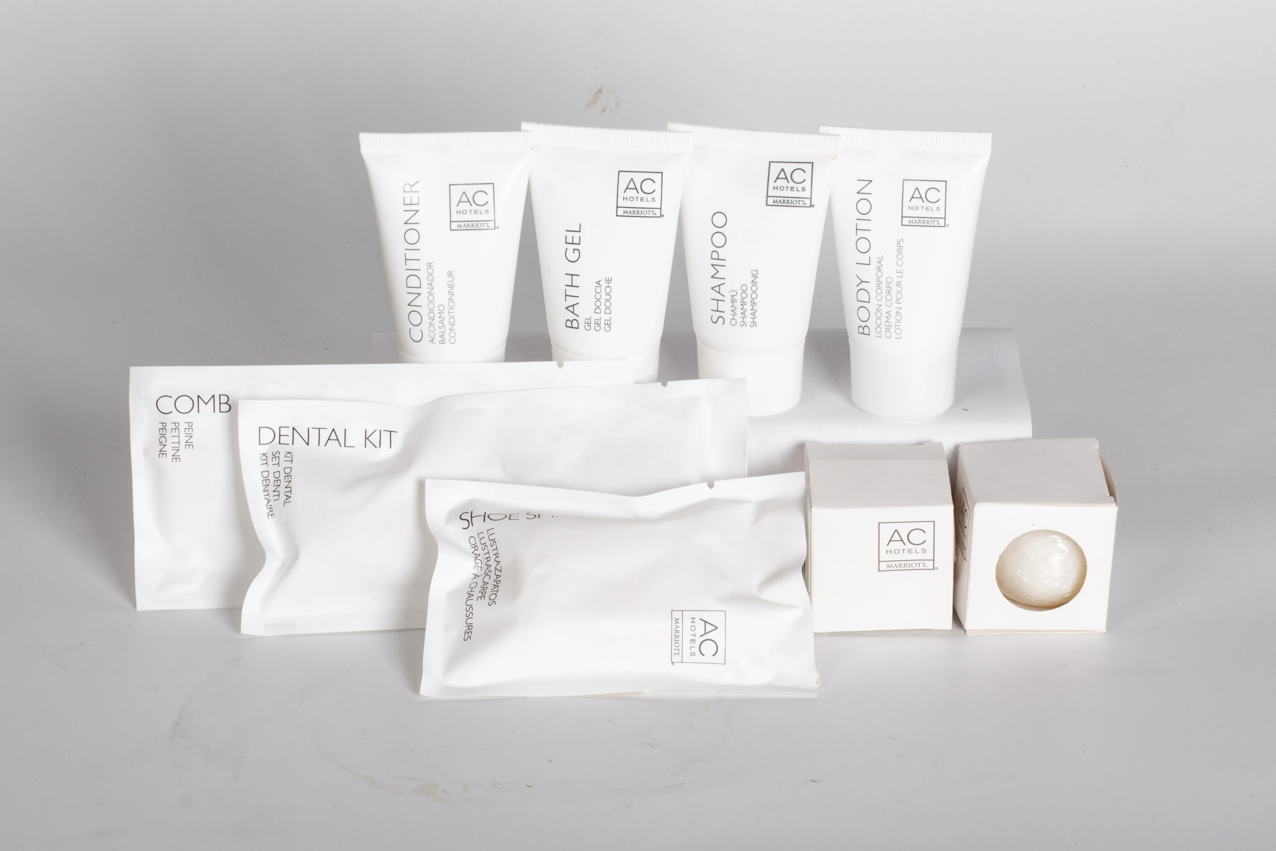 Custom Luxury Hotel Guest Amenity Kit Disposable 4-5 Star Hotel Aminities Amenities Set