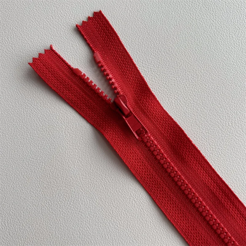 Wholesale Factory Price Dyeable Tape Close-end Plastic Zipper