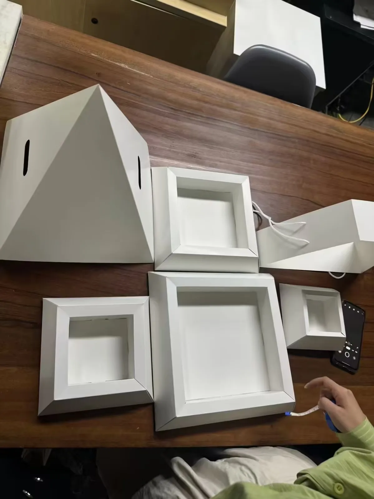 High Quality Handmade Chocolate Gift Box Pretty Tree Shape Christmas Sweet Flower Boxes Custom Candy Packaging Pyramid Food Box