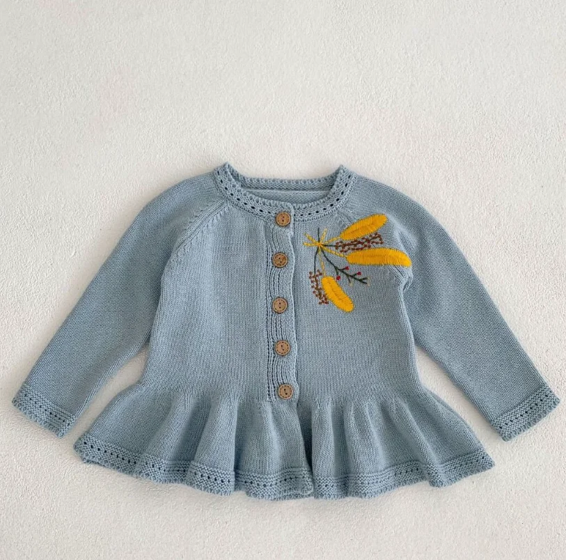 Оптовая продажа, вязаная одежда для малышей, Свитера с рюшами, милые платья с вышивкой и цветами