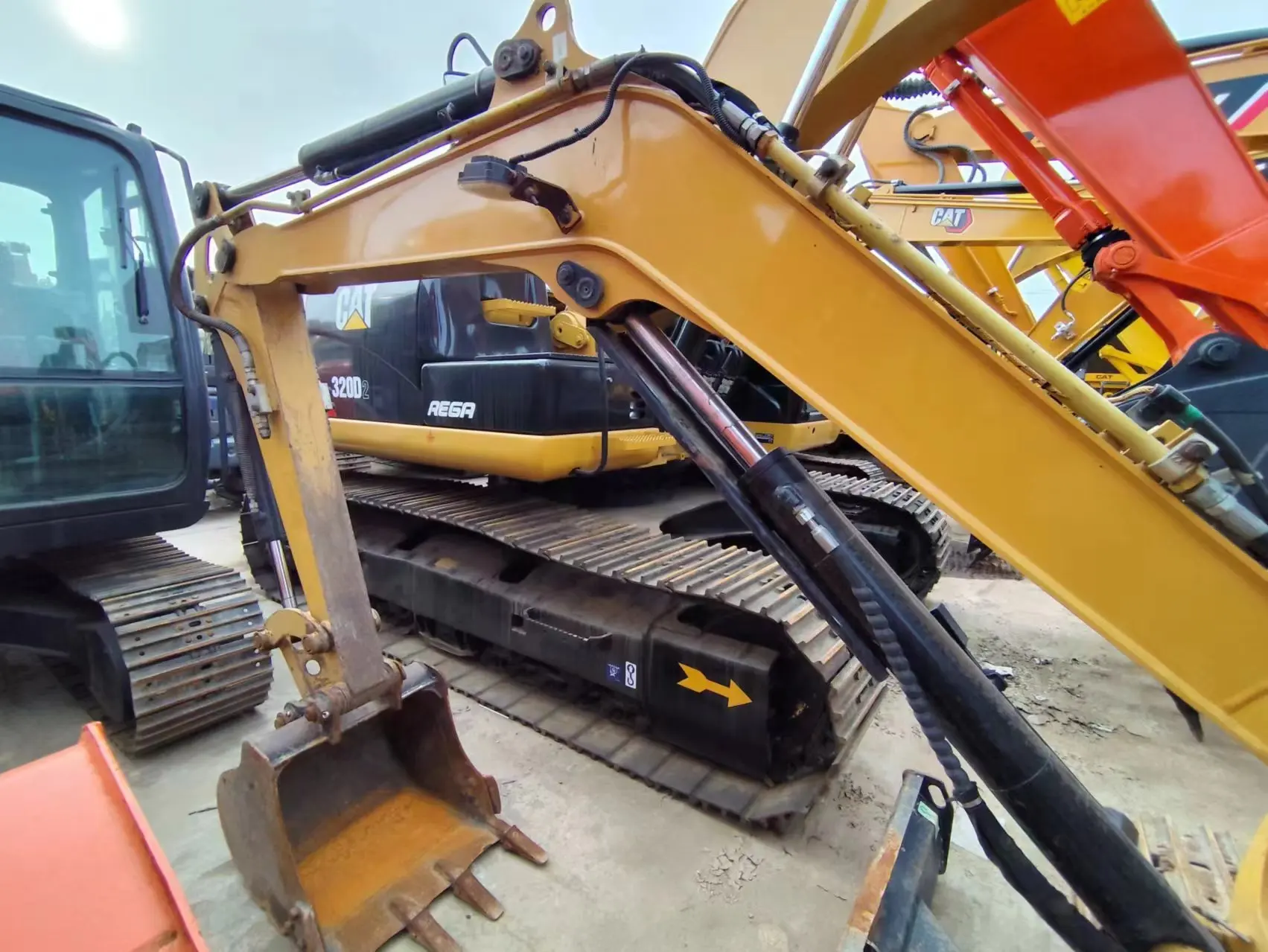 Used Cat 303.5CR excavator 3ton 2020 year high quality low price Cat  308e2 308c 308 307d 306 305.5 Excavator Cat Mini Excavator