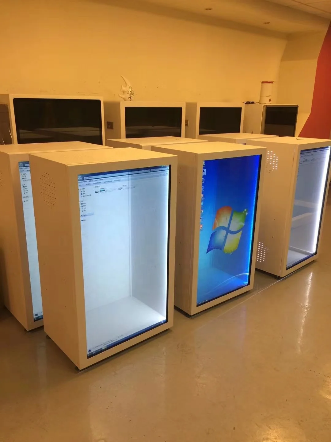 Hot Sale 55 Inch High Resolution And High Brightness Jewelry Transparent LCD Display Screen Showcase