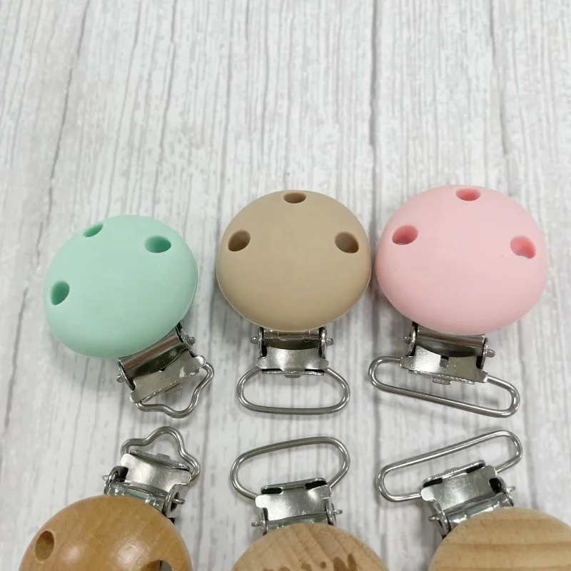 Factory Direct Wholesale BPA Free Food Grade Three Holes Multicolor Pacifier Teething Round Silicone Baby Pacifier Clip Holder