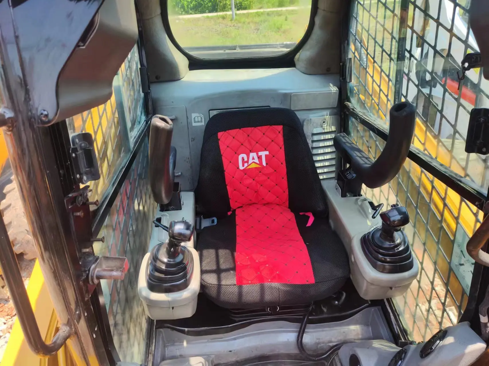 Hot selling Used Japan Imported Caterpillar  CAT246C  Mini Skid Steer Loader Second Hand Original Engine Cat small loader