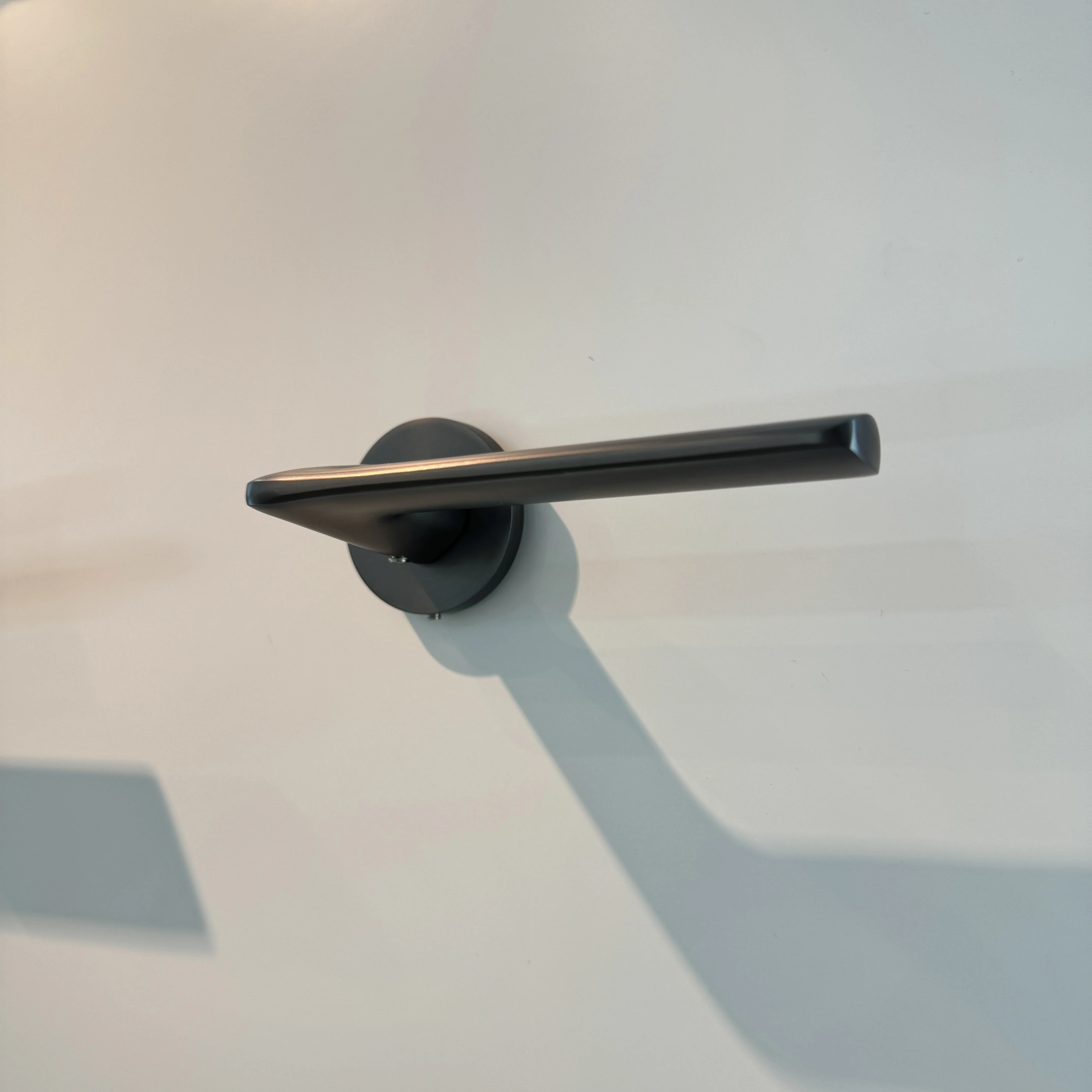 High Quality Simple Silent Modern Design Classic Lever Black Aluminium Door Handle For Interior Door