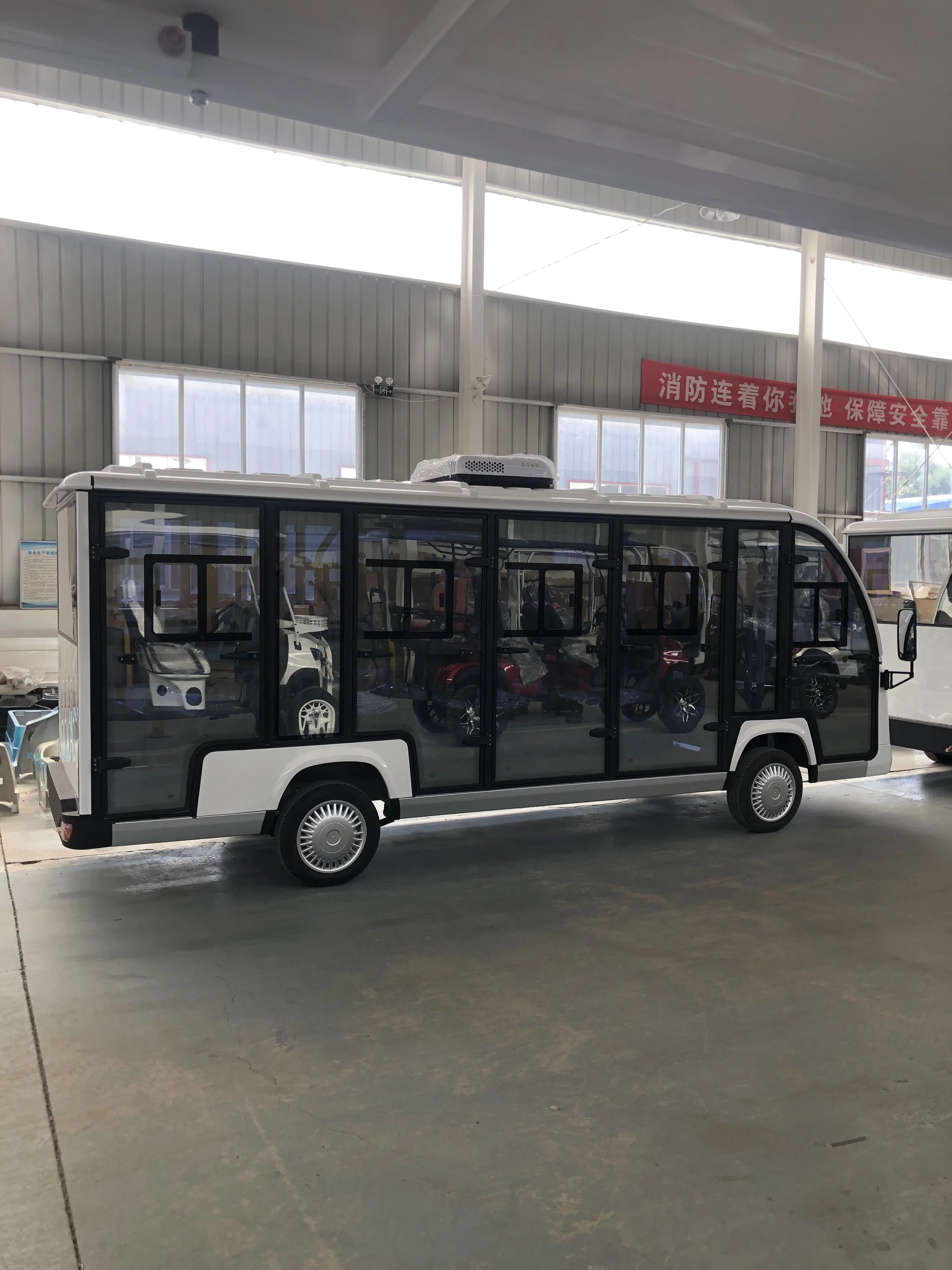 Weliftrich Power Operated Tourist Sighting Shuttle Bus Electric Vehicle Pure Electric Cart 11 Seaters electric sightseeing bus