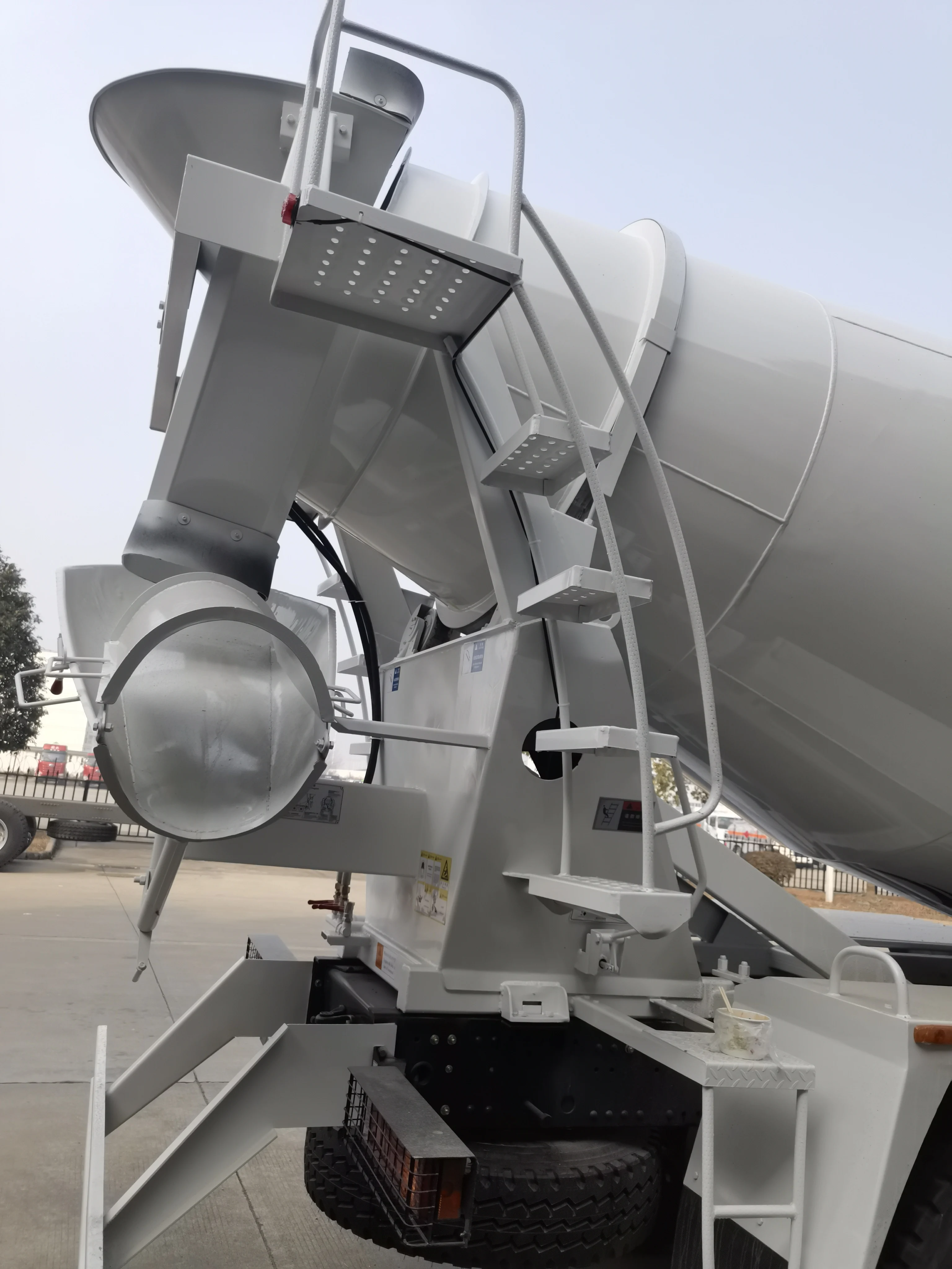 New 8-12 m3 6*4 SHACMAN F3000 Cement Concrete Mixer/Mixing Transport Tank Truck Hot Sale