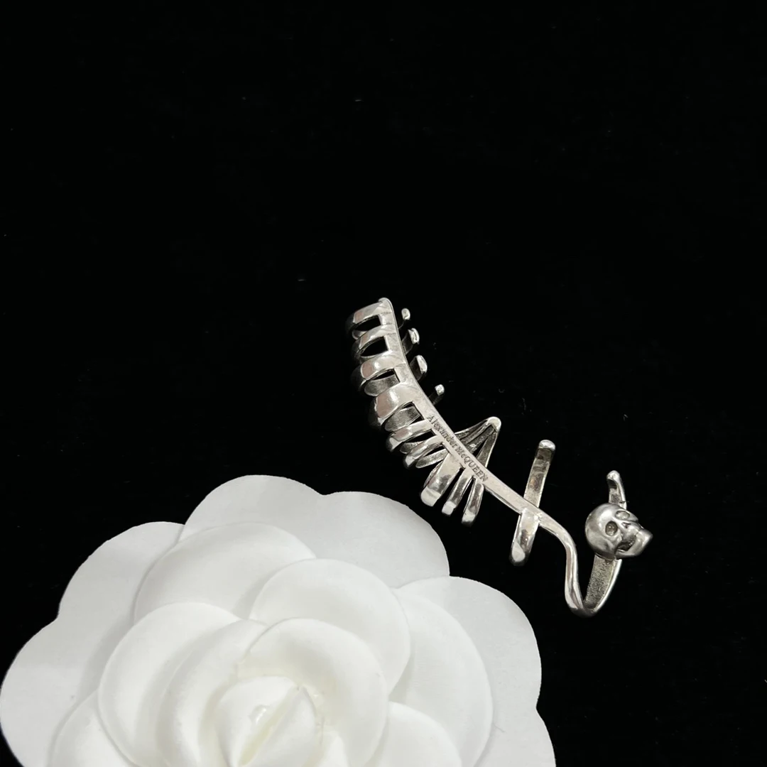 Alexanderxx McQueens Cross border direct sales 925silver  two-color single ear clip earrings revive festival classic accessories