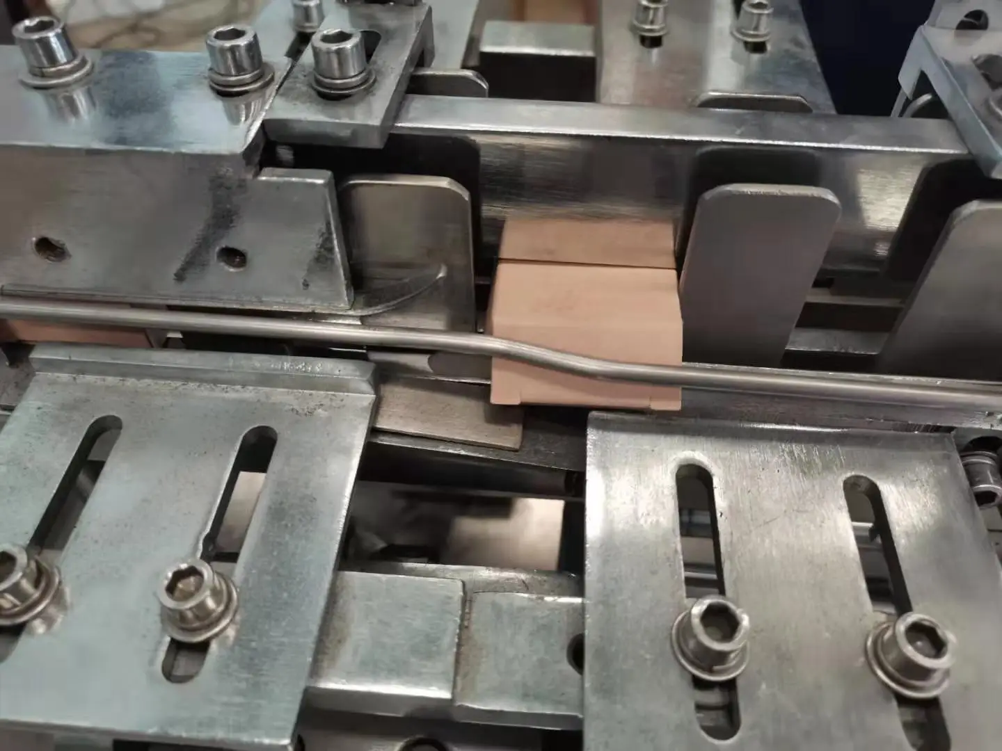 HTZH-80 hotel soap packing machine 15g 20g 30g Laundry toilet handwash soap bar box cartoning packaging machine