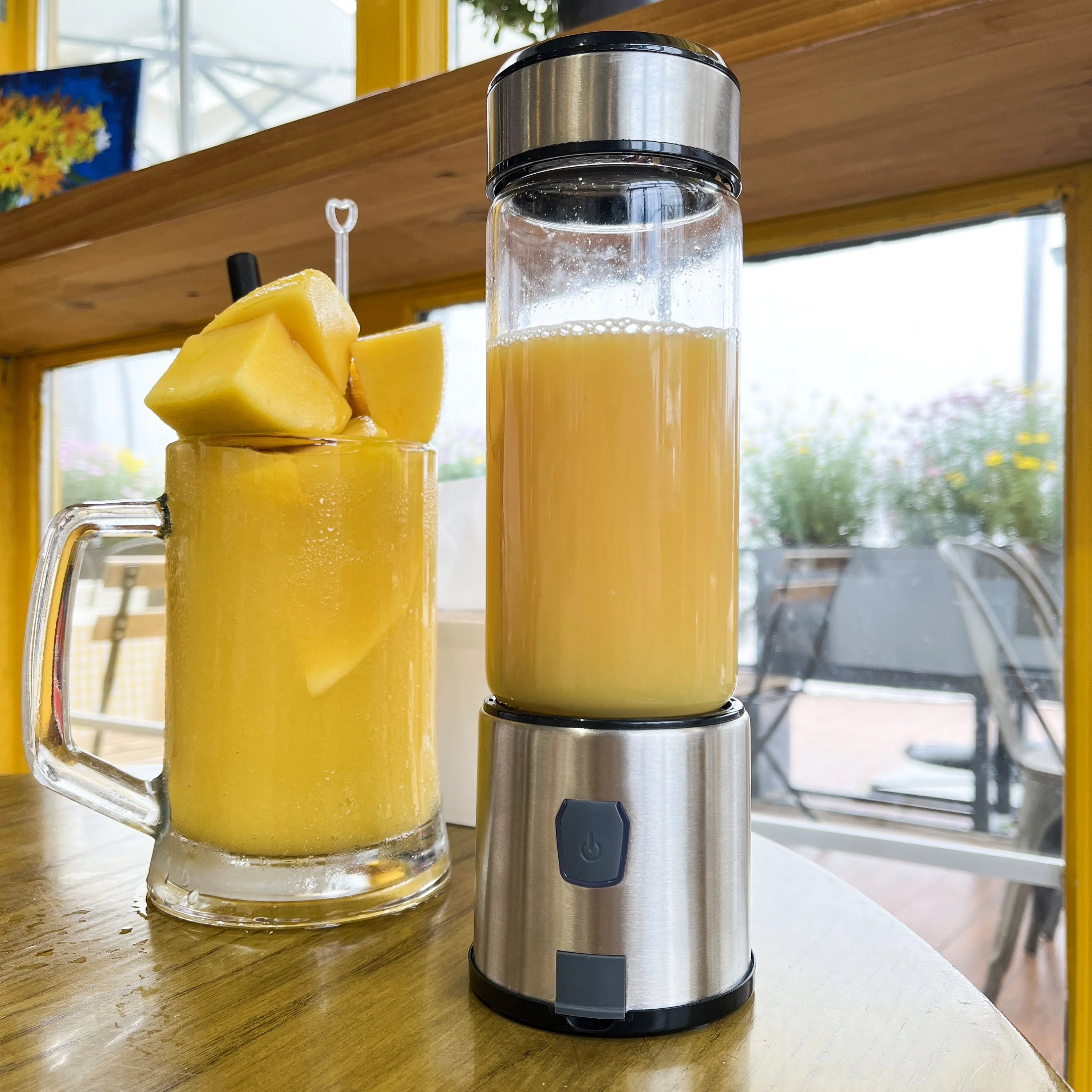 Wholesale  mini hand portable blender fruit juicer baby food mixer stainless steel body 6 blades high power rechargeable blender