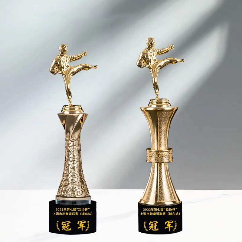 Yiwu Collection Professional Karate Trophy Souvenir Customized Luxury Karate Trophy Wholesale Crystal Karate Cup Trophy