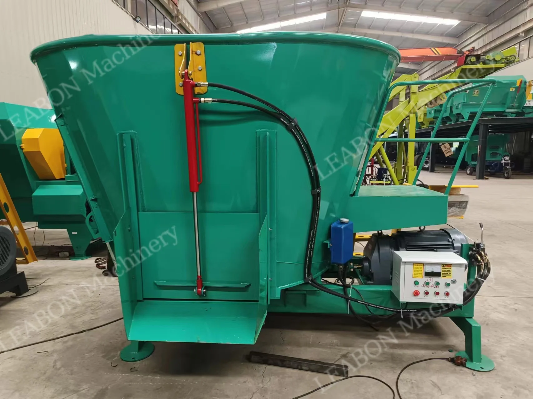 Factory TMR Mixer Machine Cattle Feed Mixer Tmr 3m3 Electric And Tractor Pto Powered Cow Feed Mixer price for sale